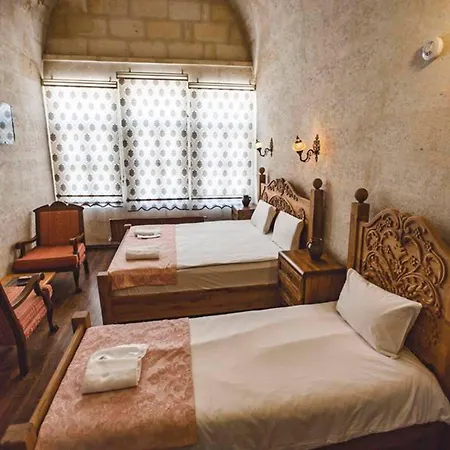 Kardesler Cave Ουργκούπ