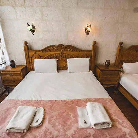 Kardesler Cave Ουργκούπ